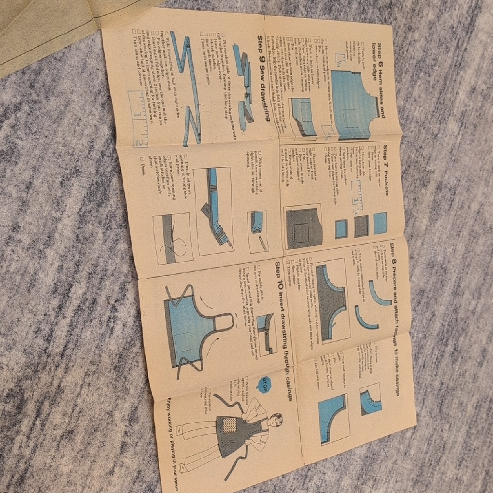Simplicity Striped and Patterned Apron Set - Blue and Red - Picture 3 of 6